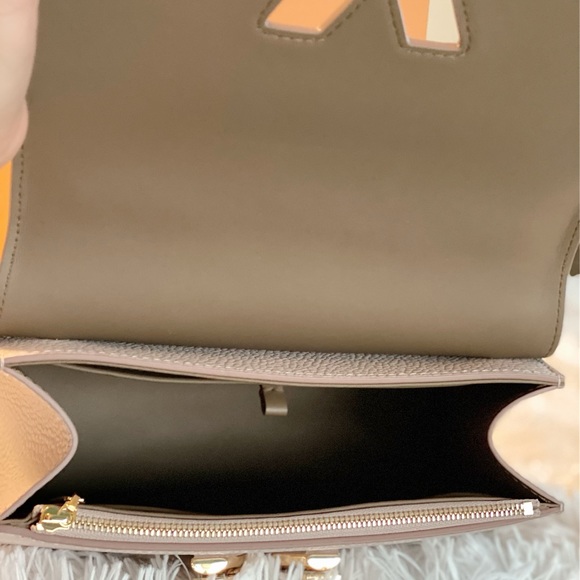 Louis Vuitton Twist One Handle PM, Greige Color - Picture 7 of 11
